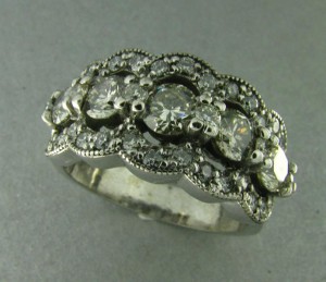 De Vries D Ring cropped (Copy)