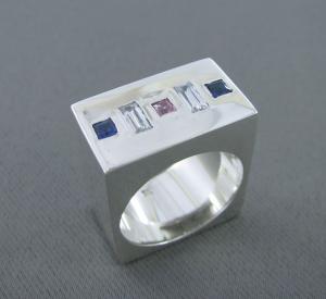 Gents wedding ring with Diamonds and Sapphires