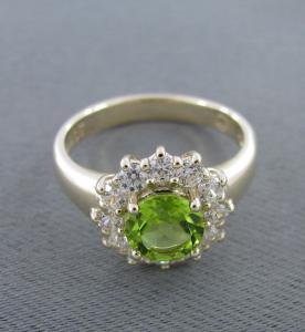 Yellow gold and Peridot Halo Dress ring